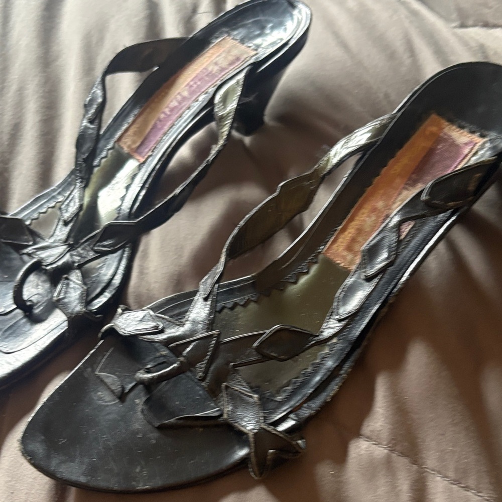 Susan Bennis/Warren Edwards Black Leather Knotted Strappy Sandals - Picture 2 of 4